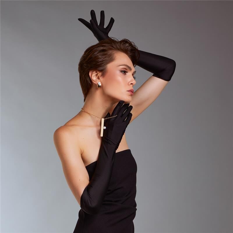 SMALL HOOP PEARL EARRINGS